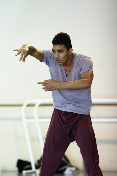 IMAGE: http://arroshotz.smugmug.com/Dance/Zhukov-Dance-Theater-Studio/IMG0516ARO/946281742_Bt47E-L.jpg