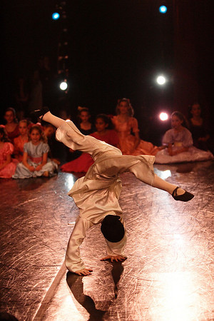 IMAGE: http://arroshotz.smugmug.com/photos/747199563_jm2a6-M.jpg